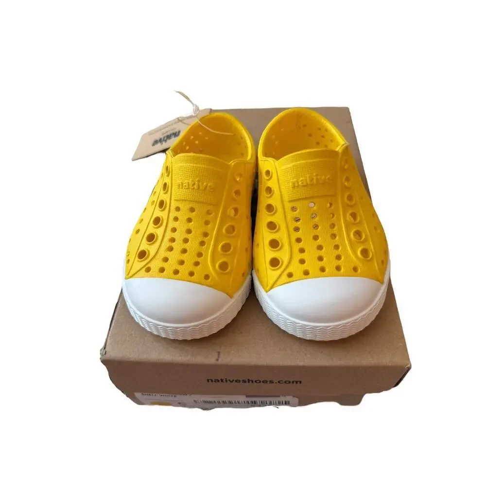 Native Kids Crayon Yellow Shell White Jefferson Size 4